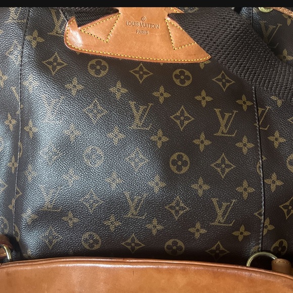 Backpack - Picture 3 of 8